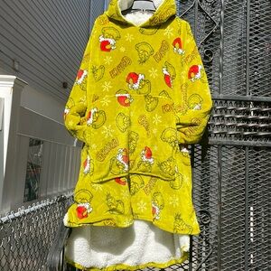 Grinch hoodie to lounge around in. Cozy and warm